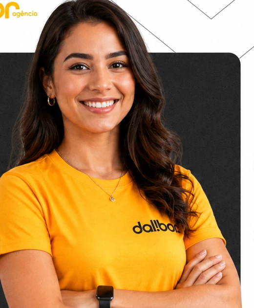 Integrante da equipe Dalibor usando camisa amarela